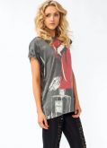 GRAPHIC VAMPIRIC LIPS TEE