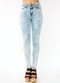 HIGH-WAISTED ACID WASH JEANS